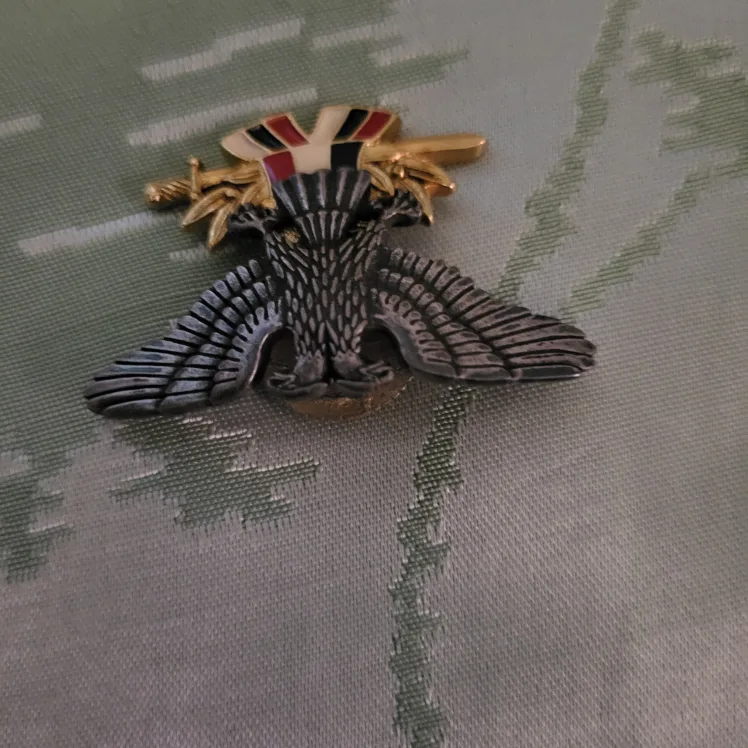 Vintage Royal Canadian Air Force RCAF Pin thumbnail