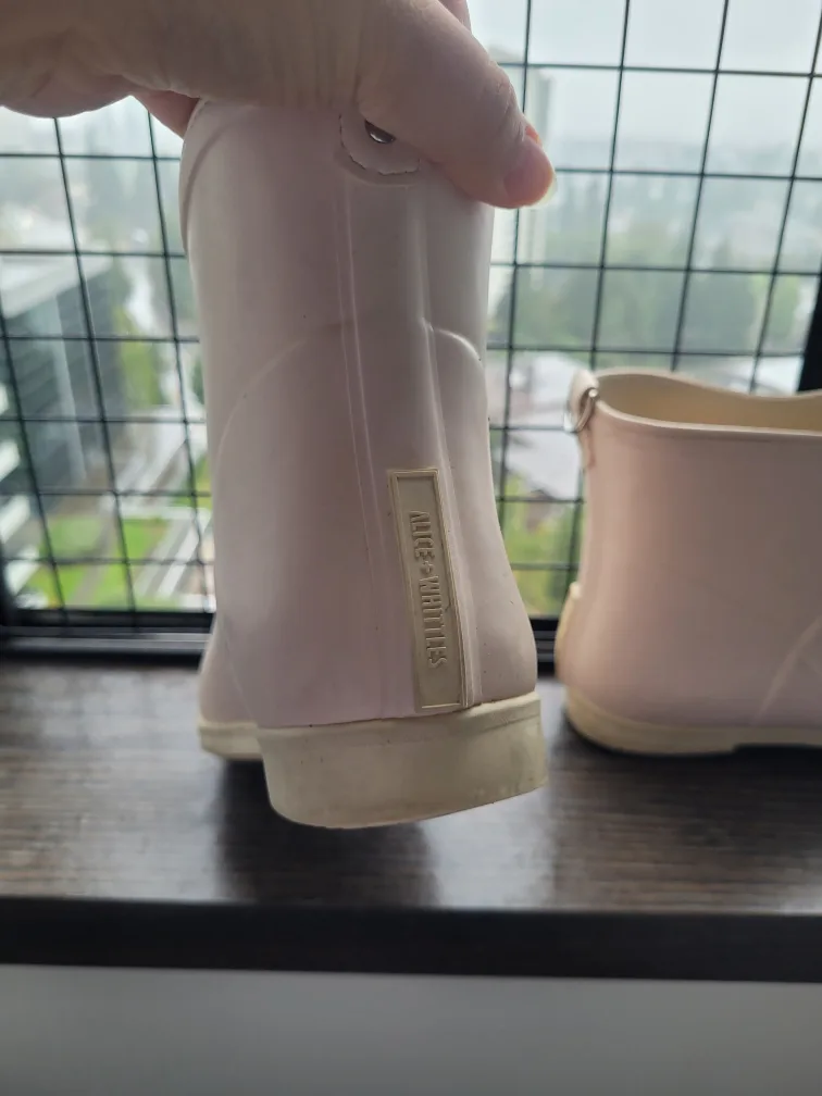 Alice + Whittles Ankle Rain Boots - Size 8 image indicator(2)