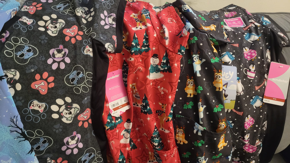 Brand New with tags on, Good brand Scrub Tops - Size M & XS - photo 3