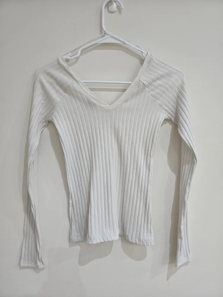 Zara W/B Collection Top - Size S image indicator(3)