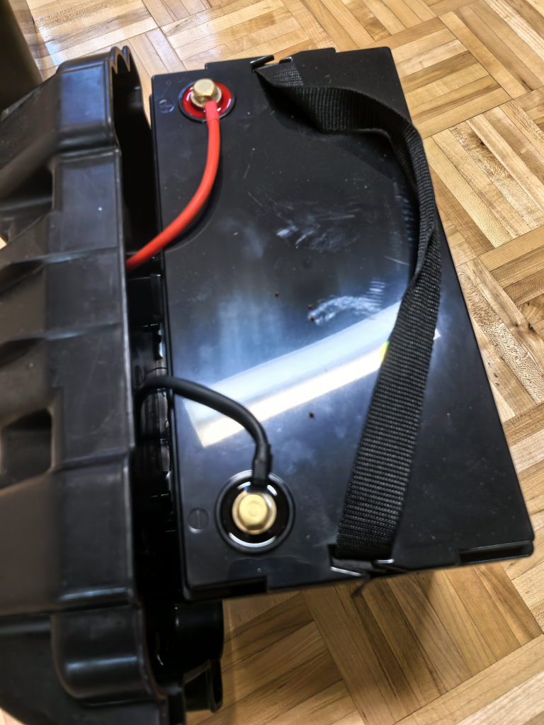 Elfhub 12V 100Ah Lithium Iron Phosphate Battery - photo 3