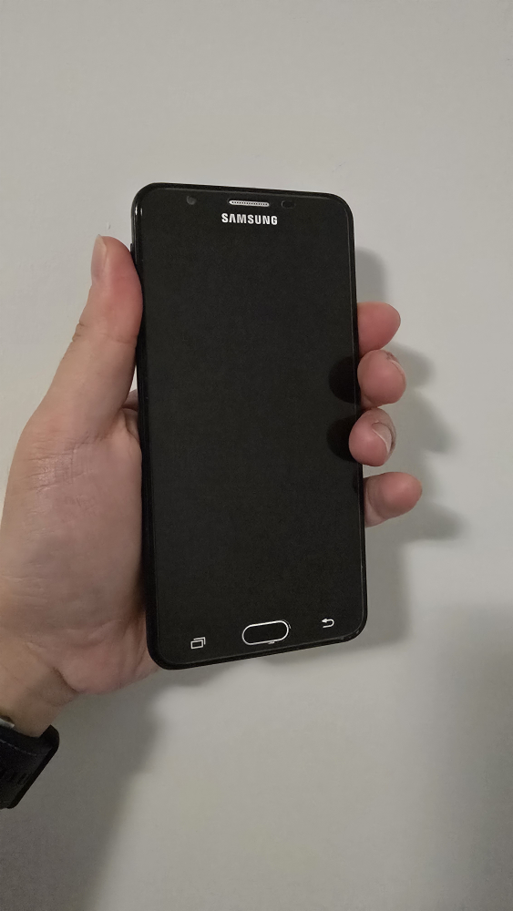 Samsung Galaxy J7 Prime - photo 4