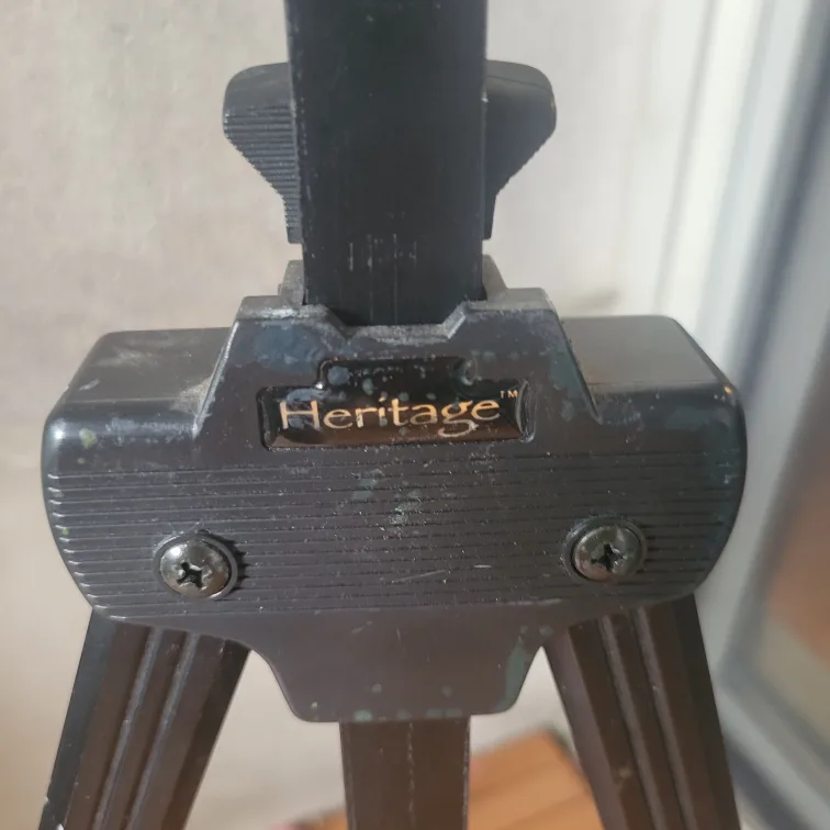 Heritage Easel Tripod image indicator(2)