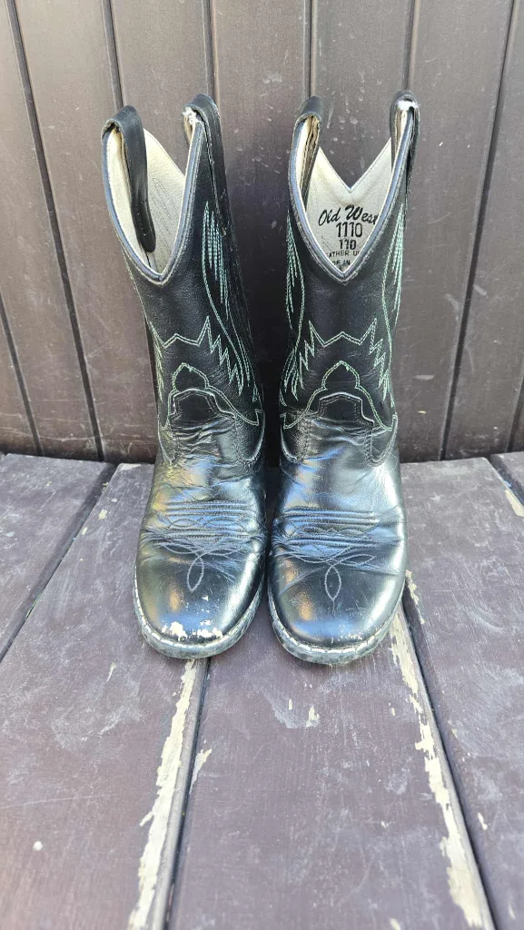 Kids Cowboy Boots. Size 8-10t ?? thumbnail