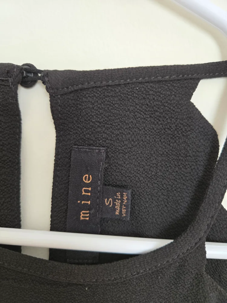 Black Scalloped Halter Top - Size Small image indicator(2)