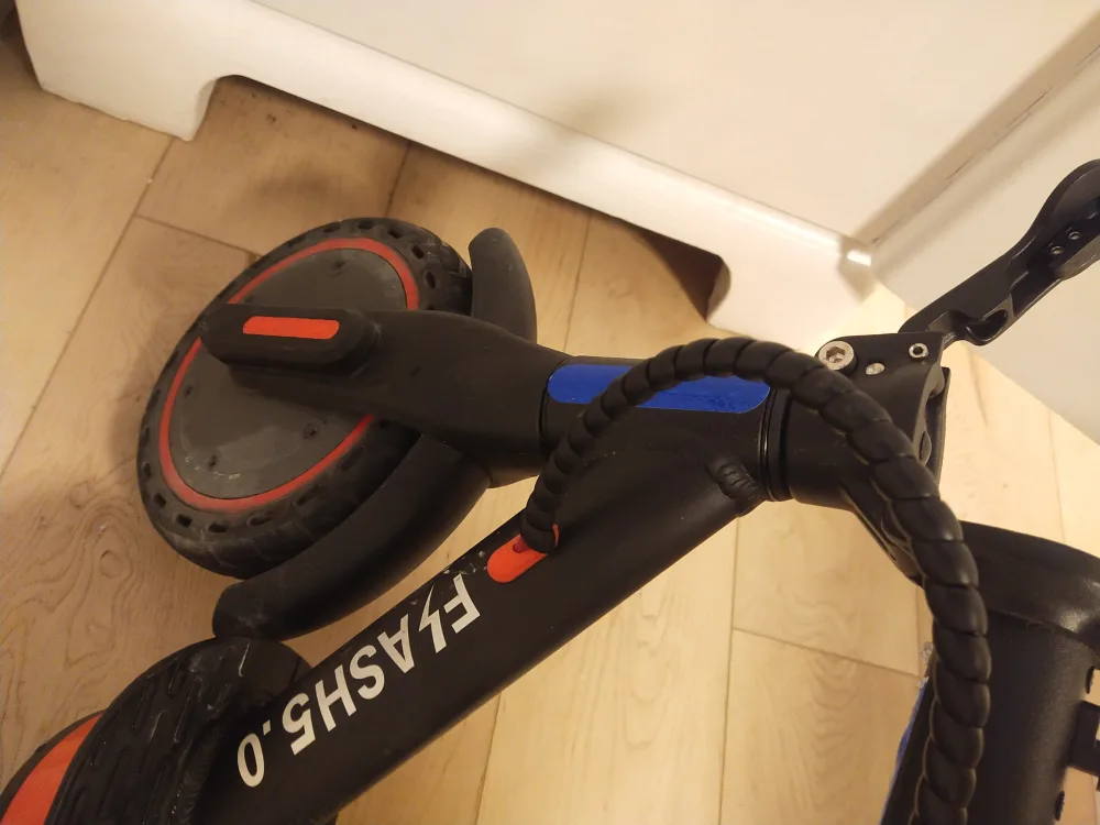 Flyon Wheels Flash 5.0 Electric Scooter image indicator(6)