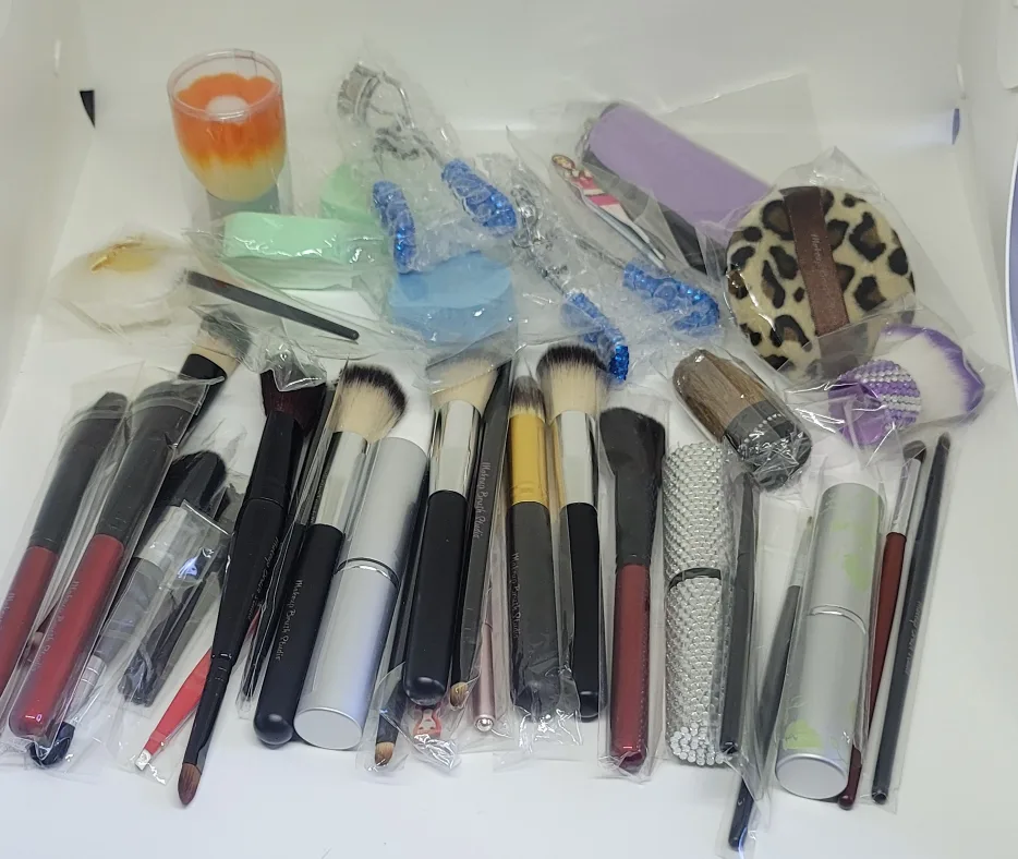 Makeup Brush & Beauty Tool Bundle Super Deal image indicator(5)