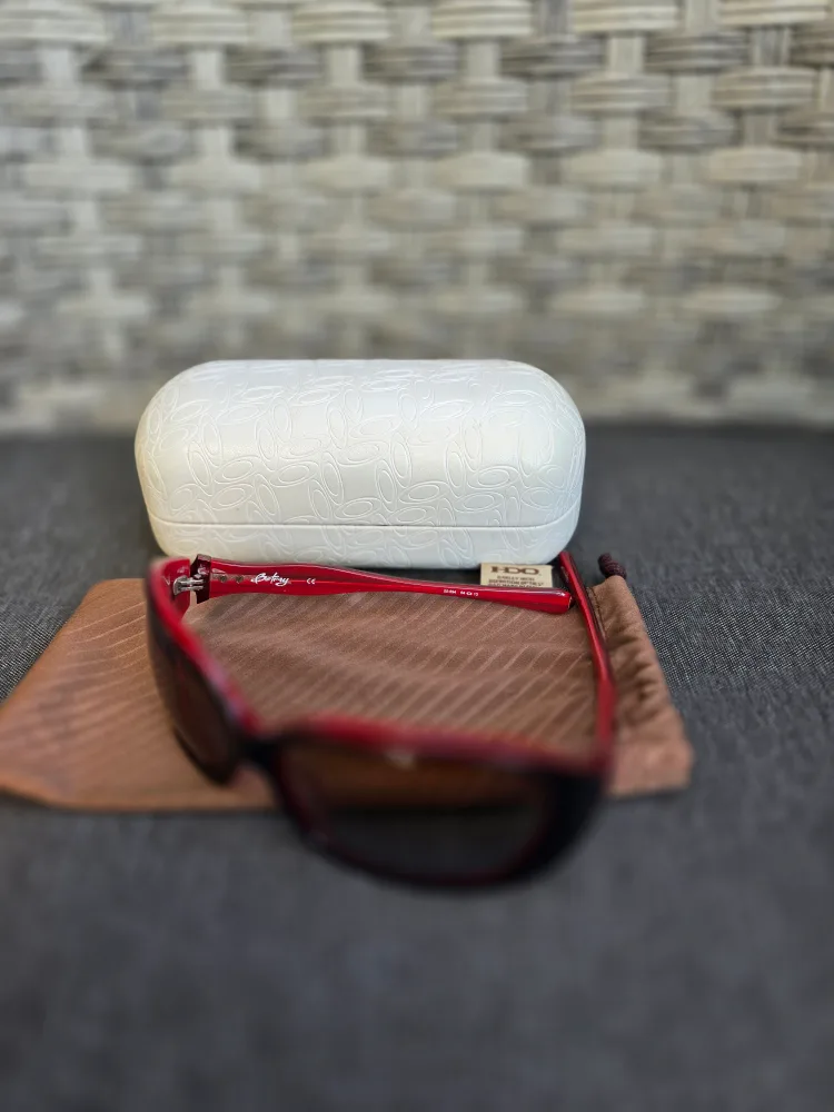 Oakley Sunglasses with Case image indicator(2)