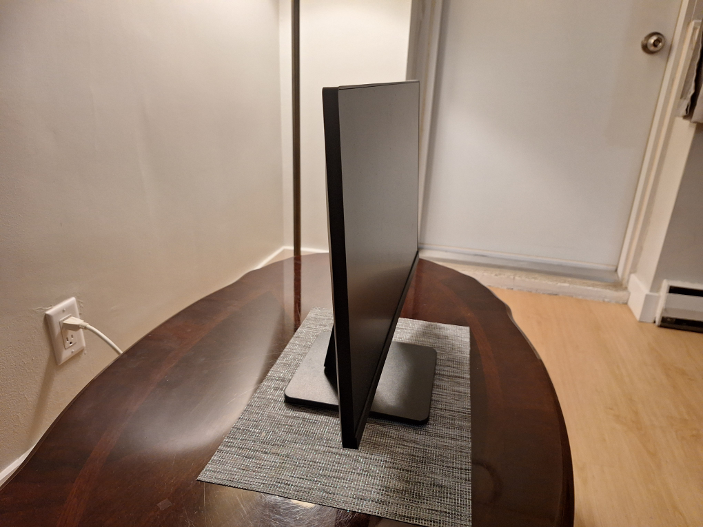 LG Monitor - Excellent Condition - photo 2
