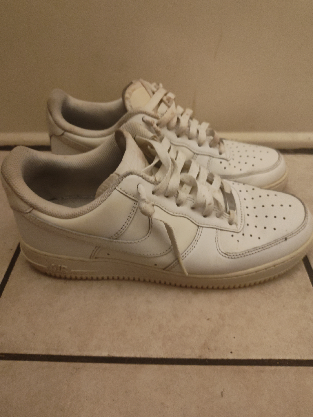 Nike Air Force 1 - White (SIZE 9) - photo 2