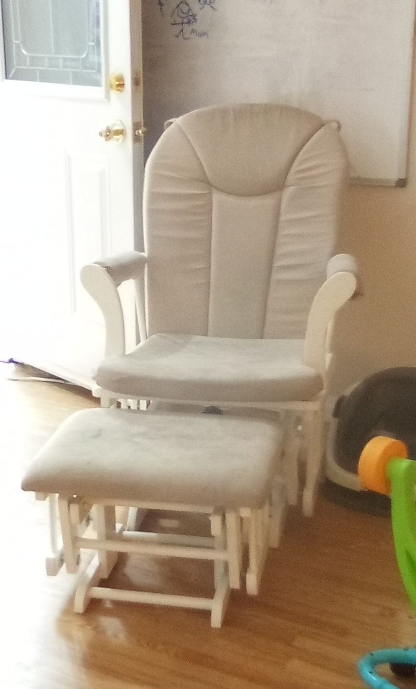 Glider Rocking Chair with Ottoman - photo 2