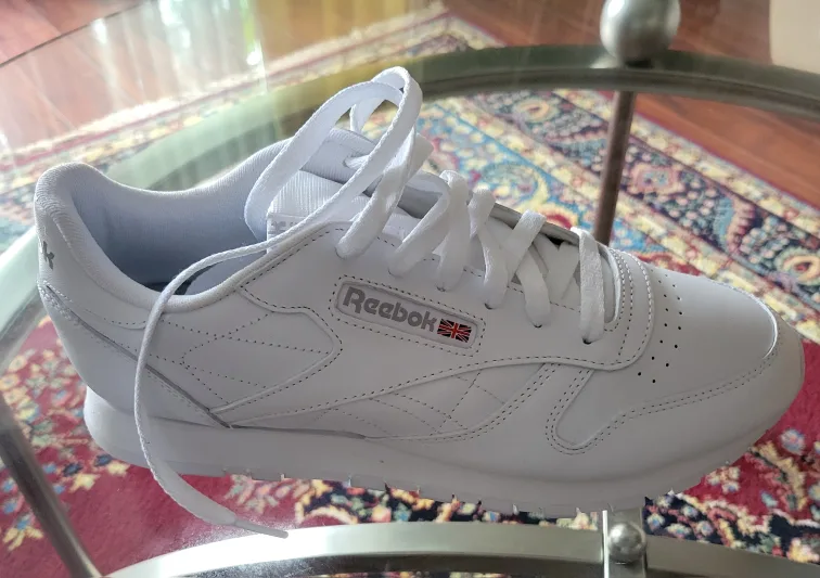 Reebok CL LTHR Women's White Sneakers - Size 10 image indicator(2)