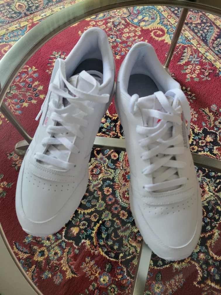 Reebok CL LTHR Women's White Sneakers - Size 10 image indicator(3)