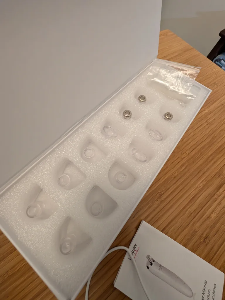 Luxury Confidence Pore Cleaner & Nozzles & Filters Kit image indicator(4)