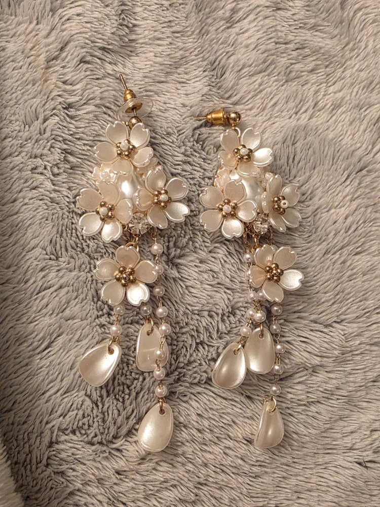 Floral Drop Earrings - Pearl & Gold Tone thumbnail