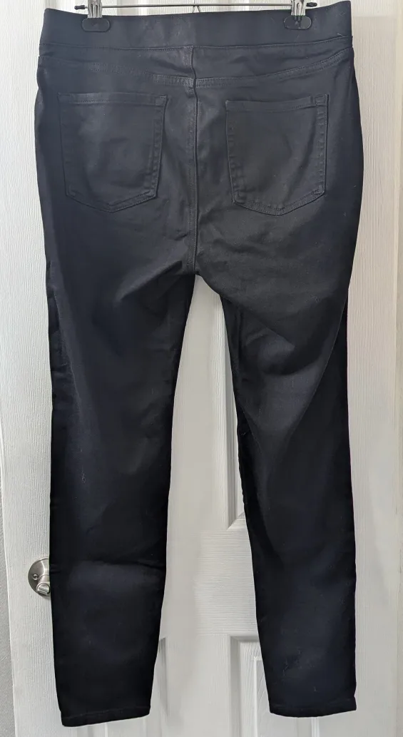 BNWOT  - Amazon Essentials Black Pull-On Jegging - Size 14 Long image indicator(2)