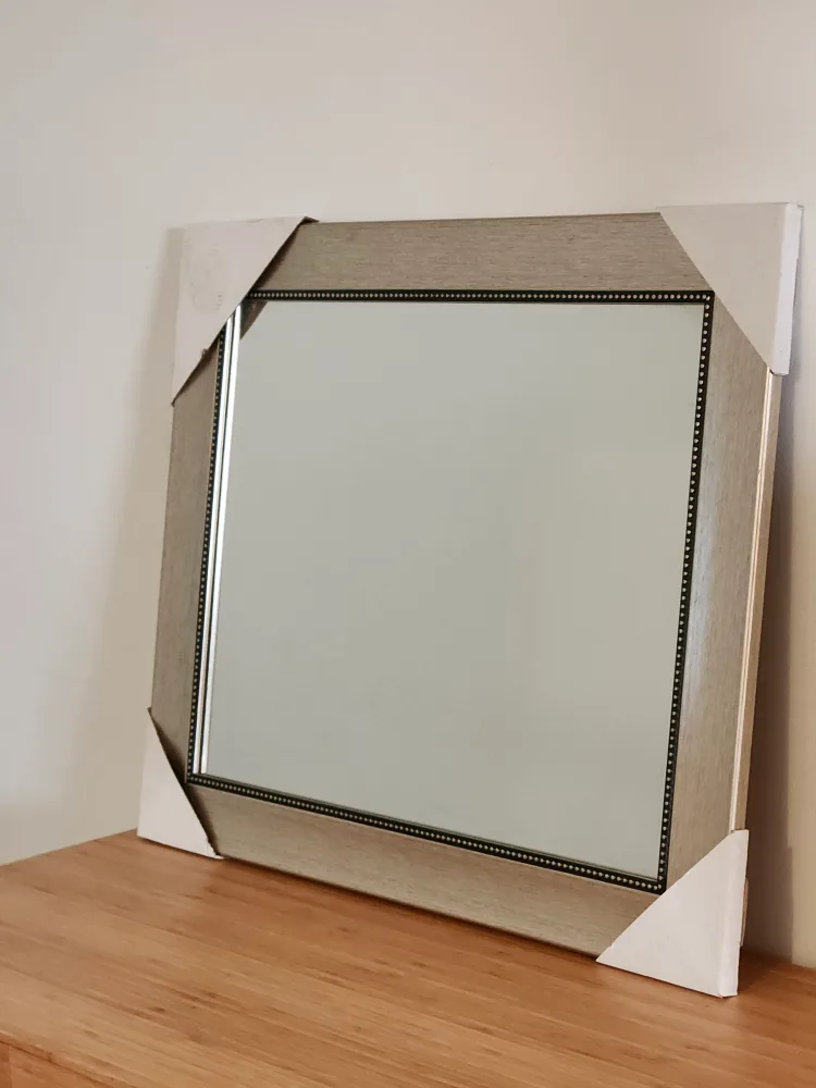 Gold Mirror - New in Box image indicator(5)