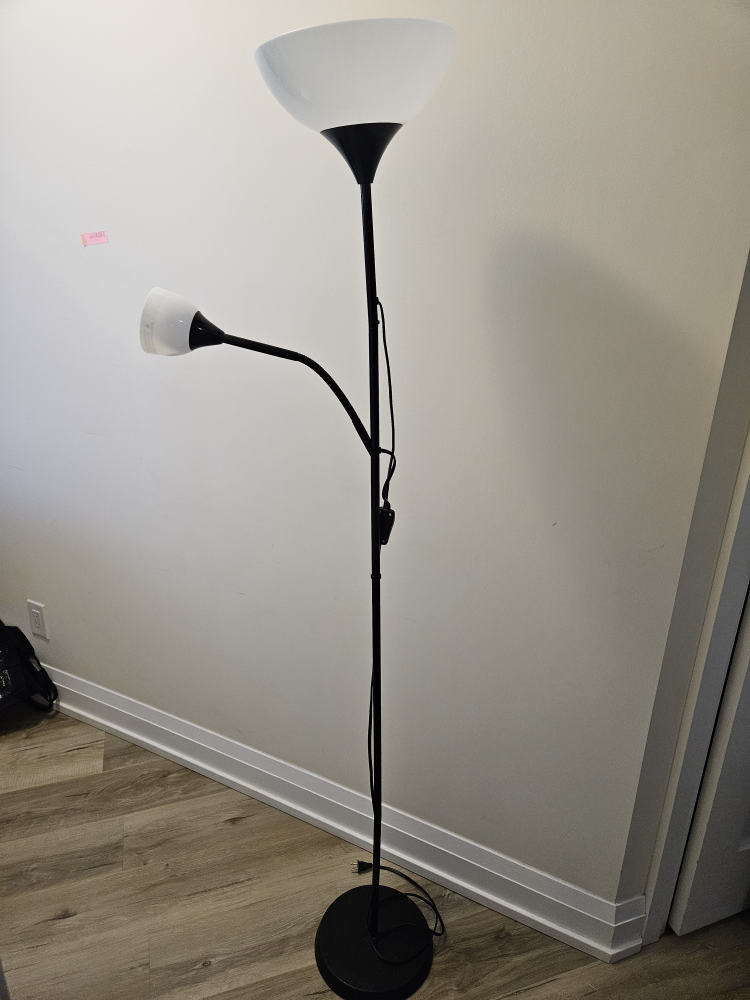 IKEA TÅGARP Floor Lamp - Black/White