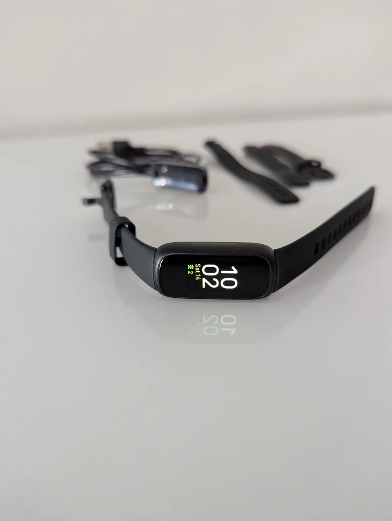 Google Fitbit Inspire 3 Health and Fitness Tracker image indicator(2)