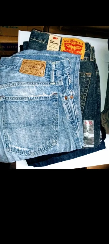 Guess, Levi's or R.L Polo each at a different price image indicator(5)