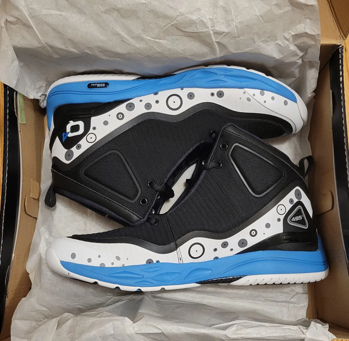 Q4 495 Kom Indoor/Outdoor Basketball Shoes thumbnail