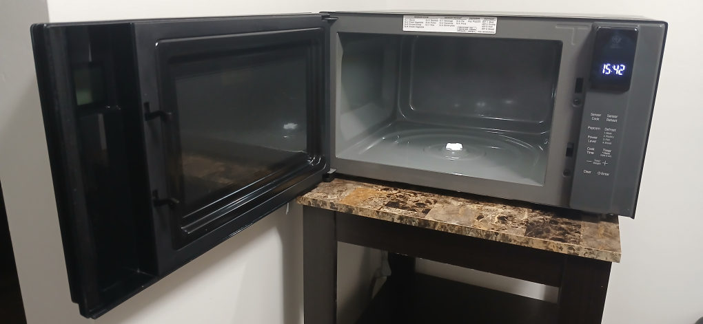 LG Microwave Oven - Black - photo 4