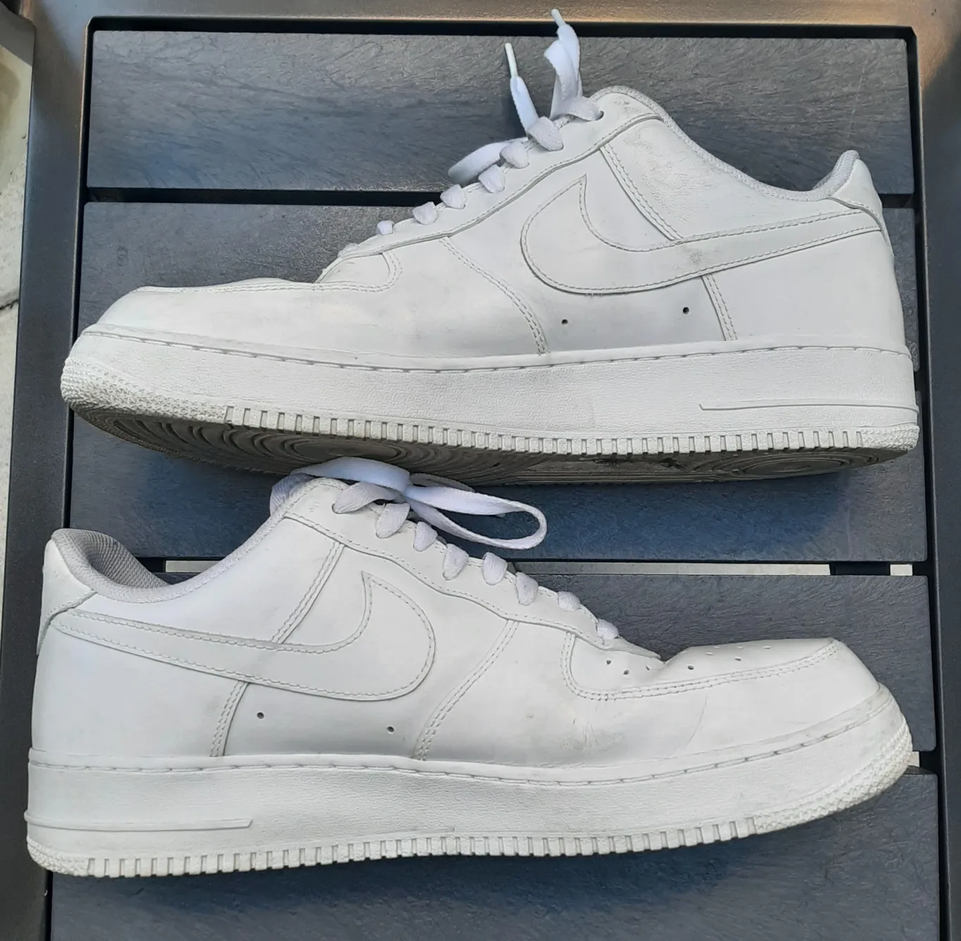 Nike Air Force 1 White US 12.5 image indicator(2)