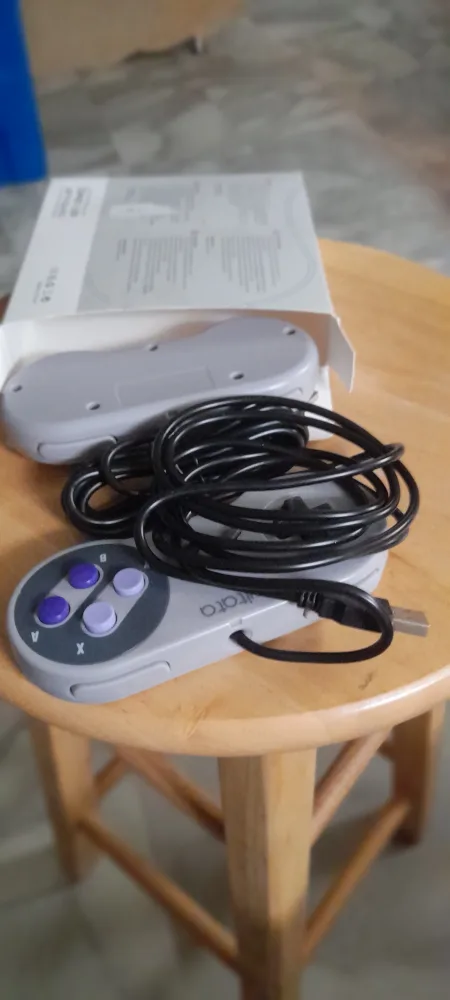 kiwitata Classic Gamepad - New in Box image indicator(2)