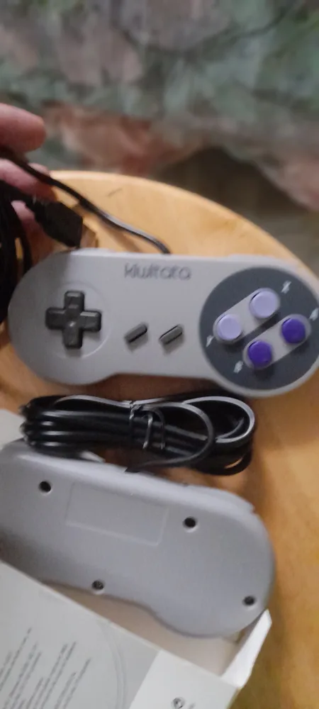 kiwitata Classic Gamepad - New in Box image indicator(3)