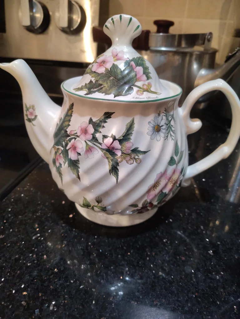 Royal Botanic Gardens Kew Teapot thumbnail