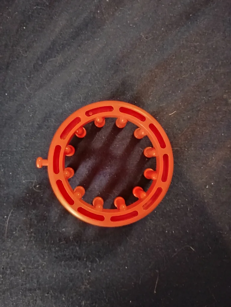 SMALL FLOWER KNITTING LOOM thumbnail