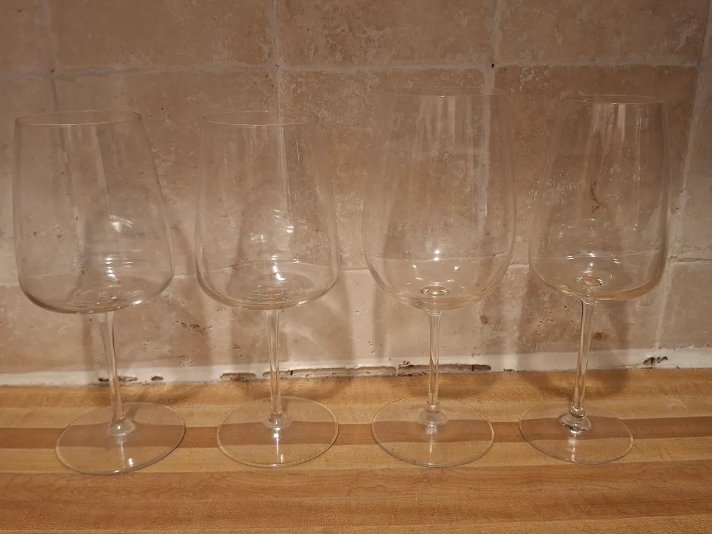 Set of 4 Wine Glasses thumbnail