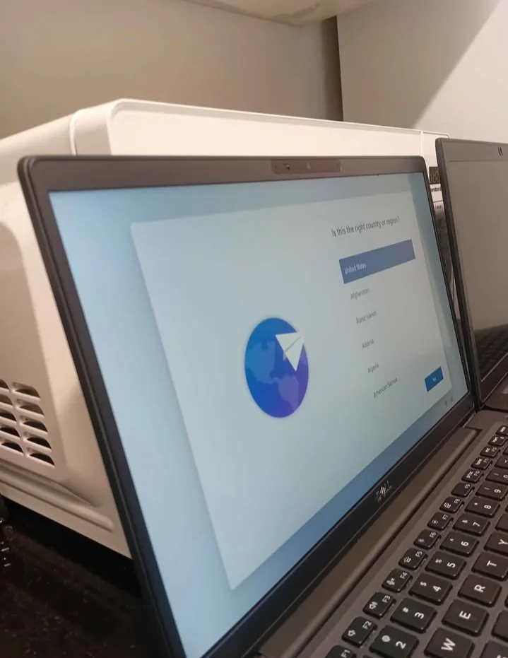 Dell laptop 16GB ram WINDOWS 11 256ssd image indicator(4)