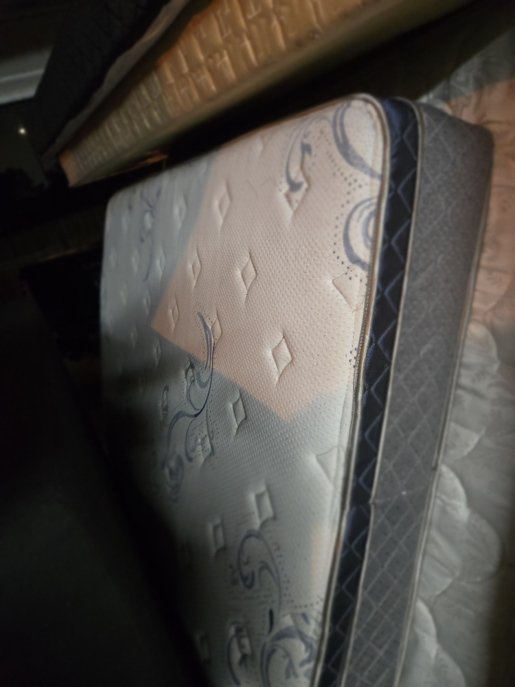 FREE DELIVERY!! Double / Full size pillow top mattress $120 - photo 2