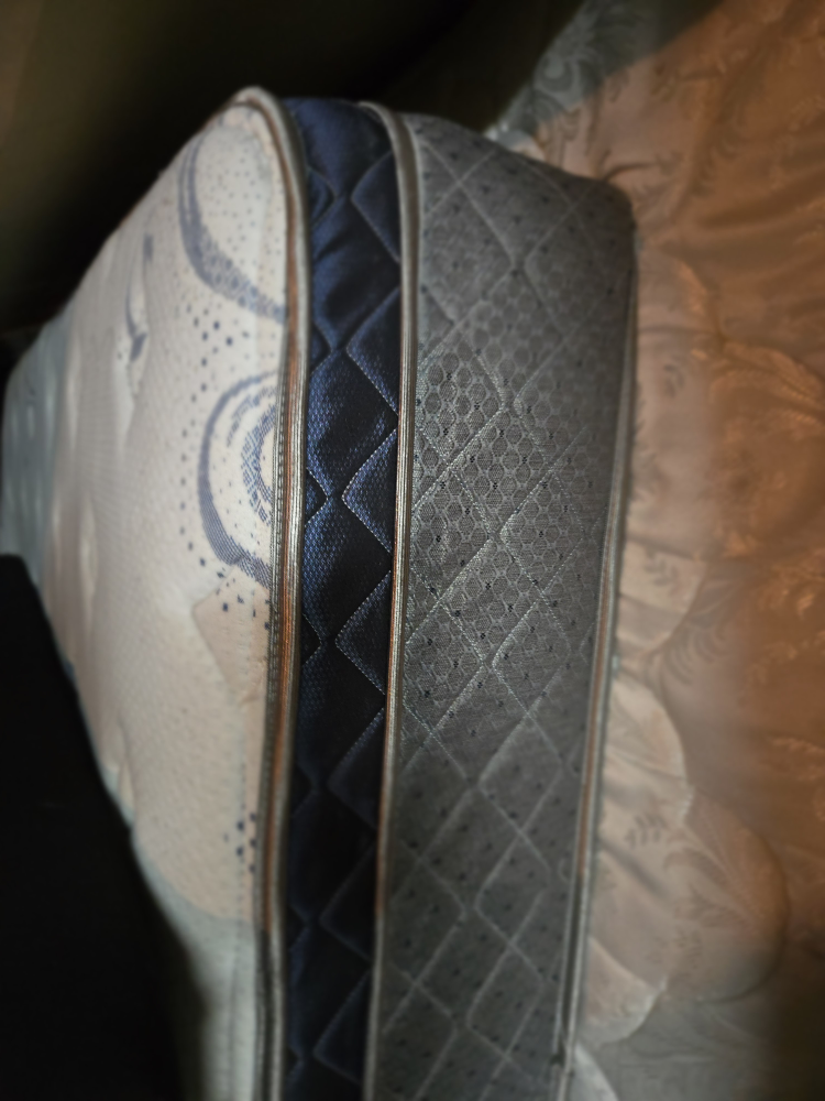 FREE DELIVERY!! Double / Full size pillow top mattress $120 - photo 4