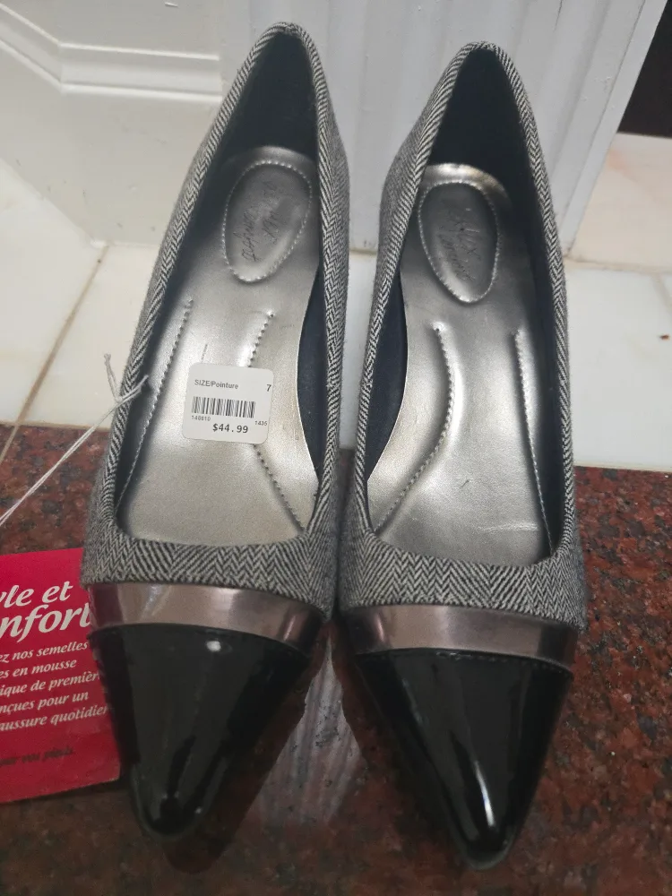 Dexflex Comfort Heels - Size 7 thumbnail