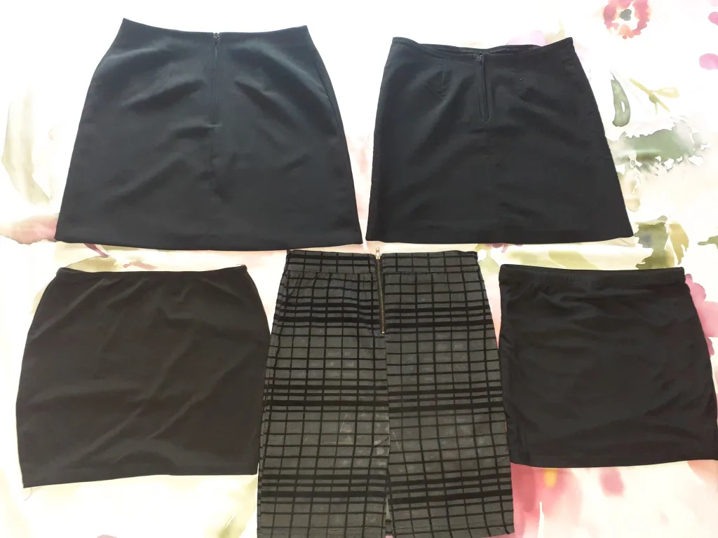 Black mini skirts image indicator(2)