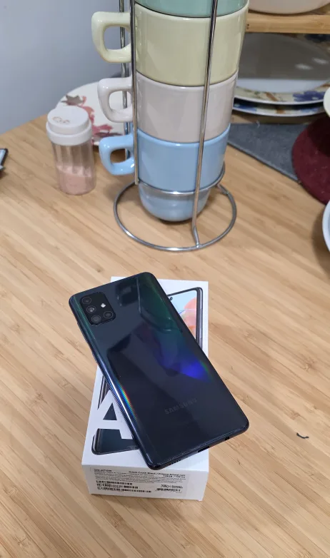 Samsung Galaxy A71 128gb thumbnail