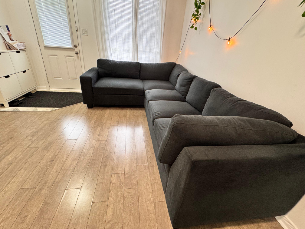 FOR SALE: Beautiful & Sturdy Sectional Sofa from Leon’s - photo 3