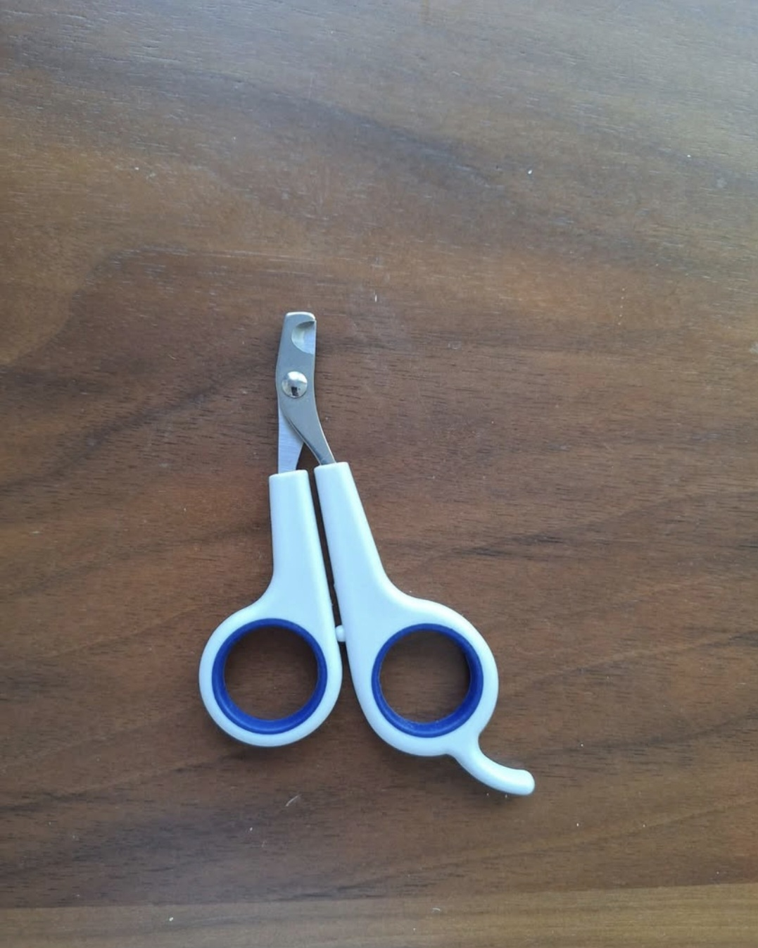 Pet Nail Clippers - White & Blue