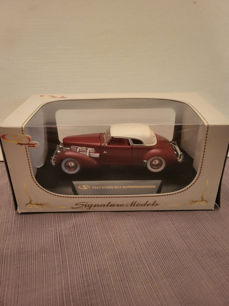 Signature Models 1937 Cord 812 Supercharged