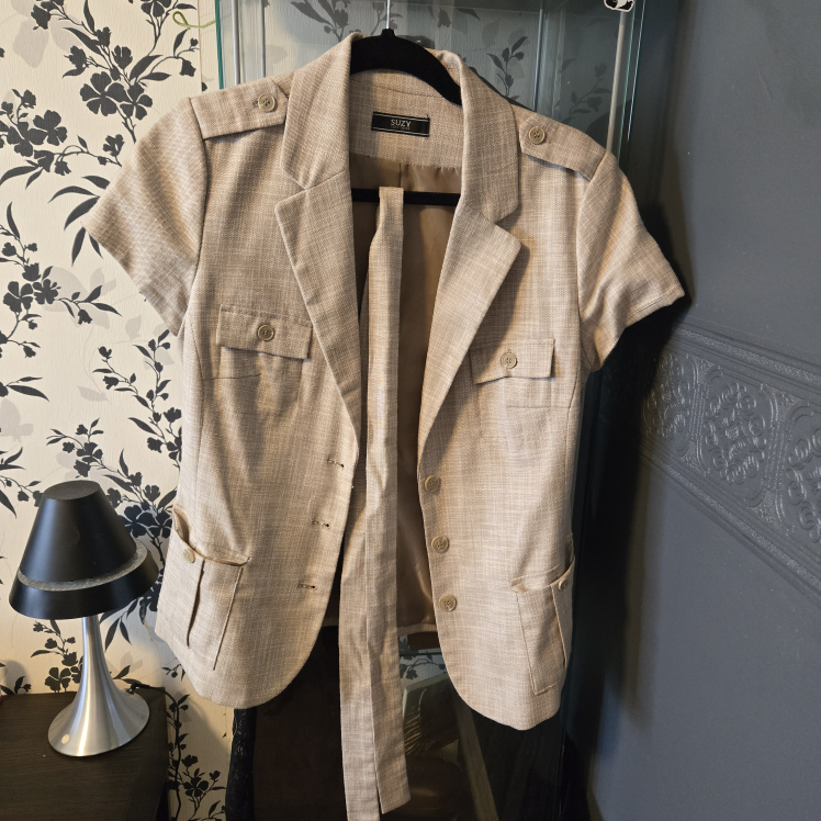 Suzy Beige Short Sleeve Blazer - Size Small