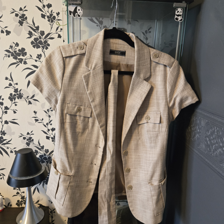 Suzy Beige Short Sleeve Blazer - Size Small - photo 2