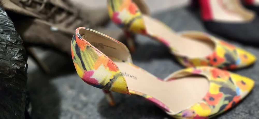 Town Shoes Floral Heels - Size 9 image indicator(3)