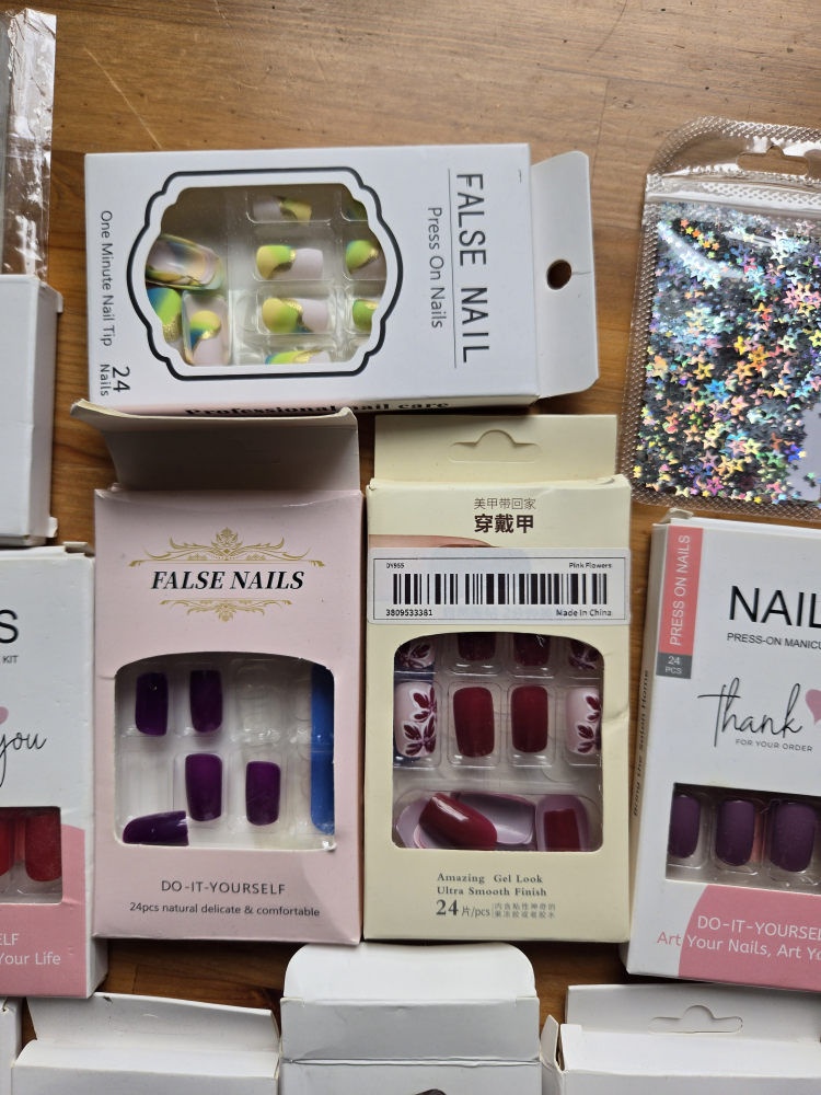 Variety of Press-On Nails & Nail Art - photo 5