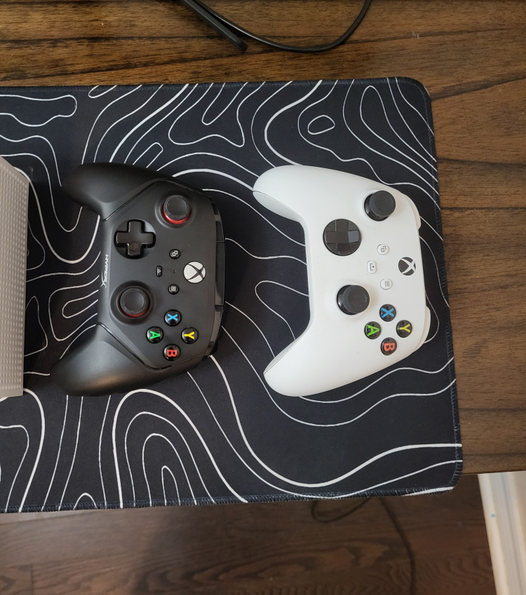 Xbox Series S Console 512GB + 1 Controllers - photo 2