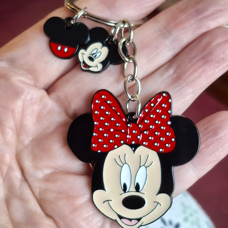 Minnie Mouse Keychain thumbnail