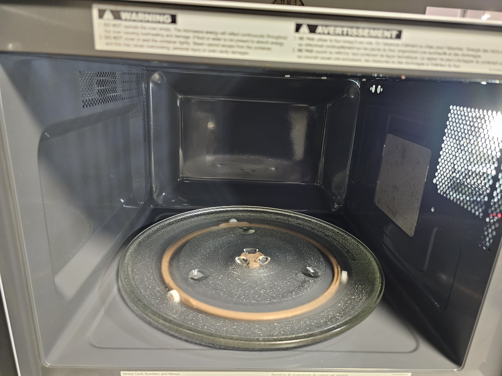 Panasonic Genius 1200W Microwave - photo 2