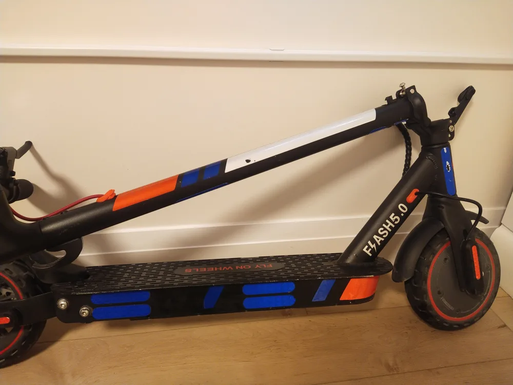 Flyon Wheels Flash 5.0 Electric Scooter image indicator(8)