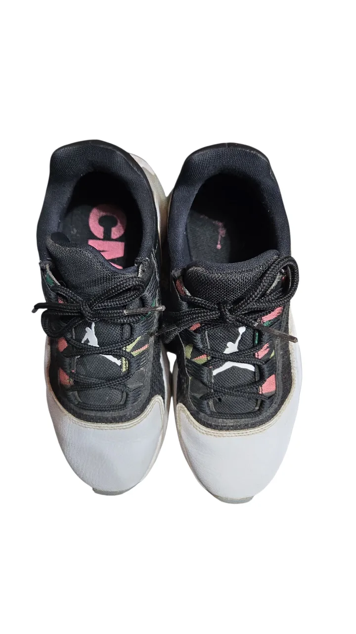 Air Jordan 11 CMFT Low GS kid's shoes image indicator(4)